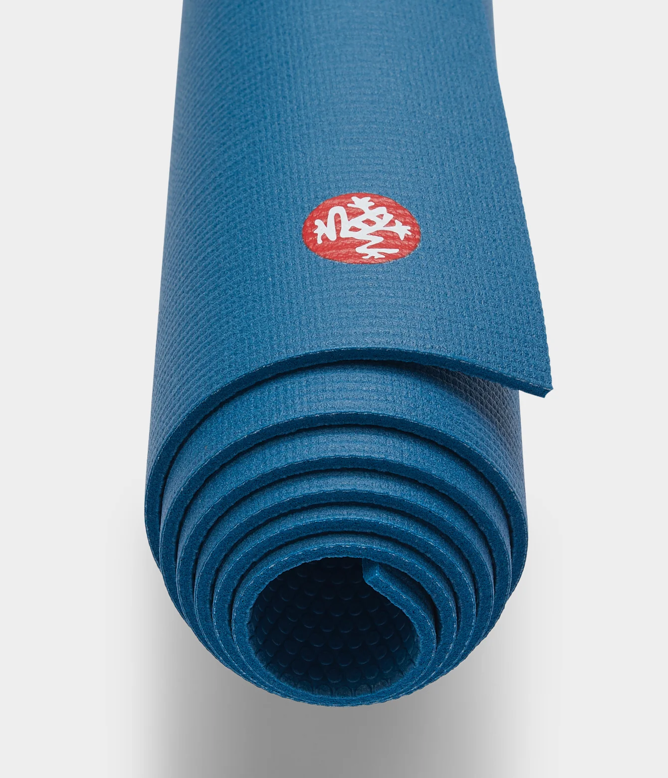 Manduka PRO™ Yoga Mat 6mm - Image 60